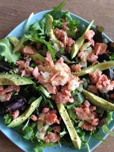 Zalm avocado amandel salade 